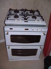 Stoves Double Electric Oven in White Plus Stoves Gas Hob to match